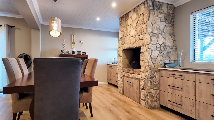 3 Bedroom Property for Sale in Stilbaai Wes Western Cape